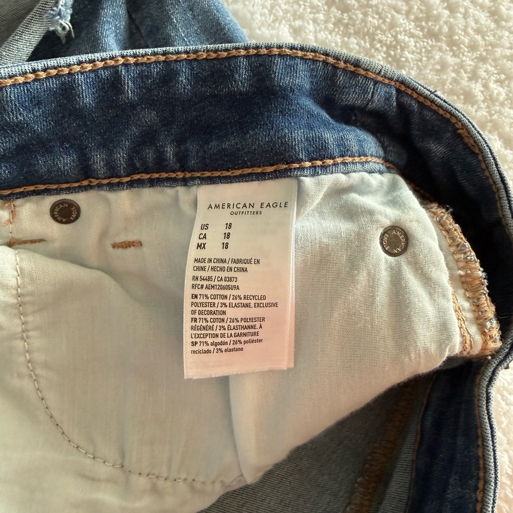 American Eagle Outfitters Women's Ripped Blue Jean Shorts - Picture 3 of 4